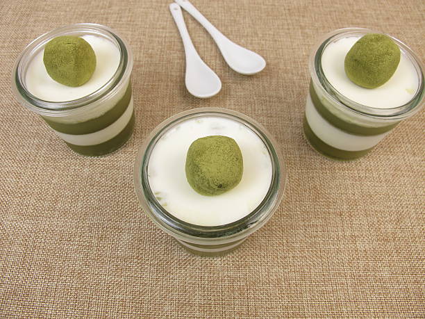 Smoothfood - Jelled green smoothie with matcha and yogurt
