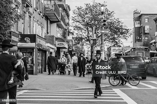 Jewish Hassidic On The Street Stock Photo - Download Image Now - New York City, New York State, Old-fashioned