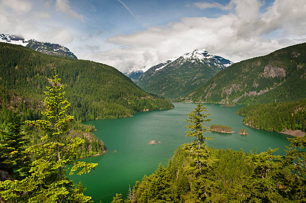 diablo lago - north cascades national park northern cascade range reservoir mountain foto e immagini stock