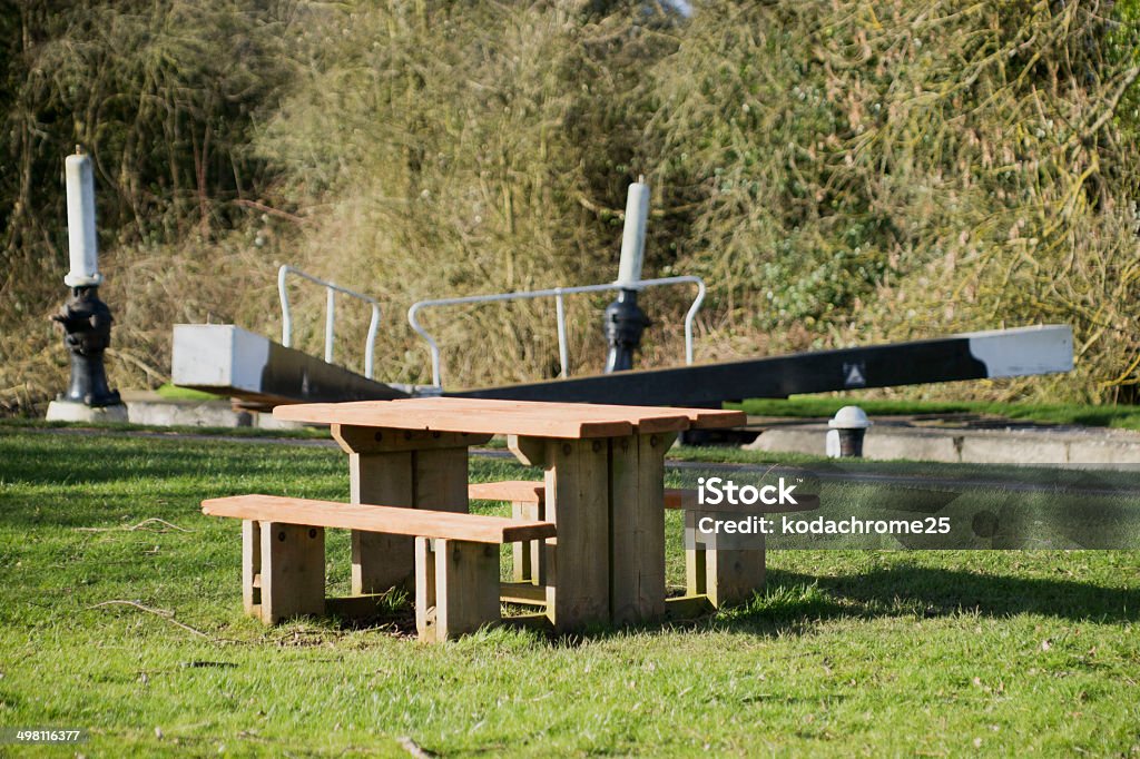 bench a bench in a country garden hat ton locks grand union canal Agricultural Field Stock Photo