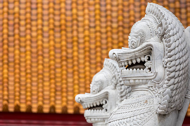 istock Twin lion in Wat Benchamabophit, Bangkok, Thailand 498124544