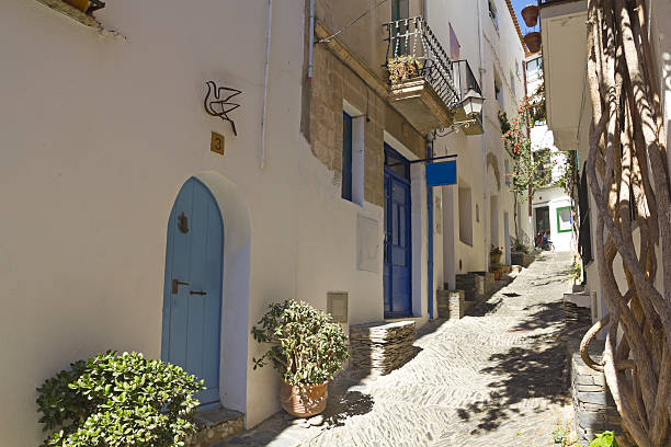 istock Mediterranean alley, Costa Brava, Spain 498125784
