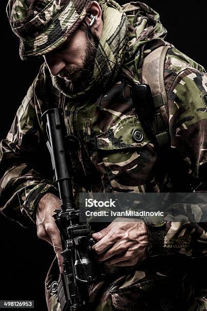 Foto de Forças Armadas e mais fotos de stock de Adulto - Adulto, Ameaças, Arma de Airsoft