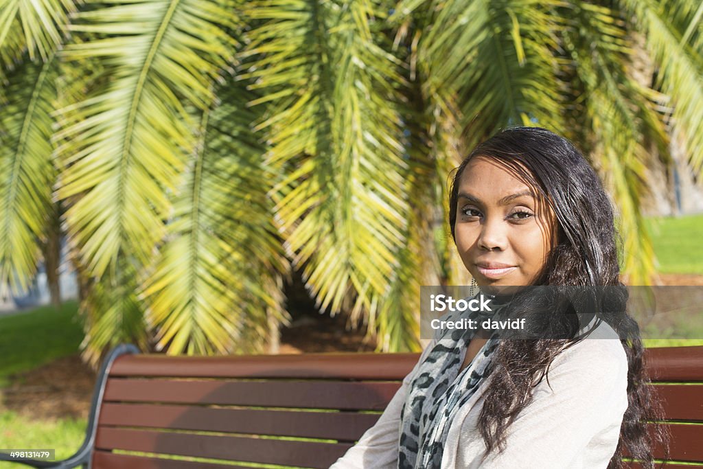 Aboriginal mujer moderna - Foto de stock de Cultura aborigen australiana libre de derechos