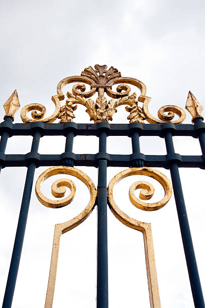istock Close up of metal gates 498132475