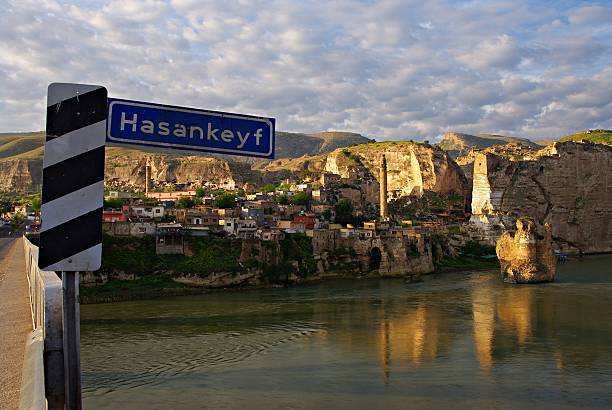 hasankeyf, sera sous l'eau - hasankeyf photos et images de collection