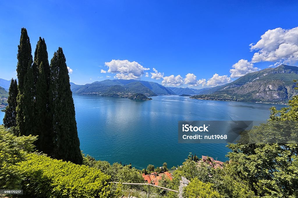 Vue sur le lac de Côme dans les collines - Photo de Alpes européennes libre de droits