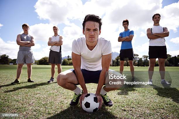 Il Team Vincente In Ogni Momento - Fotografie stock e altre immagini di Calcio - Sport - Calcio - Sport, Macho, Accovacciarsi