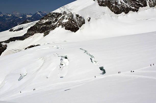 lys glacier - crevasse glacier snow european alps photos et images de collection