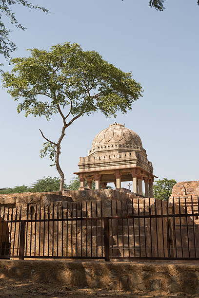 istock Archaeological building, Mehrauli Archaeological Park, New Delhi 498195556