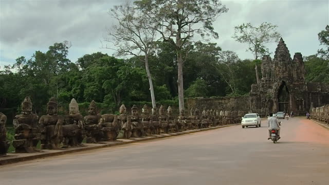 Bridge Angkor Thom