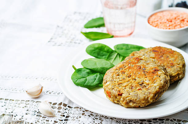 lenticchia rossa semi anacardio carota hamburger - appetizer bread breakfast cashew foto e immagini stock