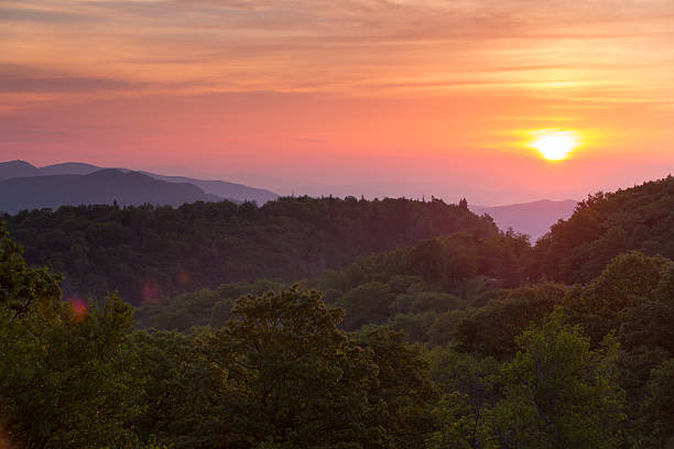 istock Nature Sunrise with mountains along Blue Ridge Parkway 498283205