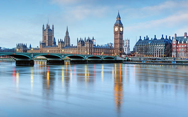 лондон-биг бен и здание парламента, великобритания - victoria tower стоковые фото и изображения