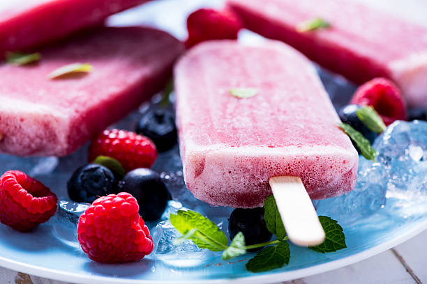 istock Refreshing popsicle with berry fruits 498305588