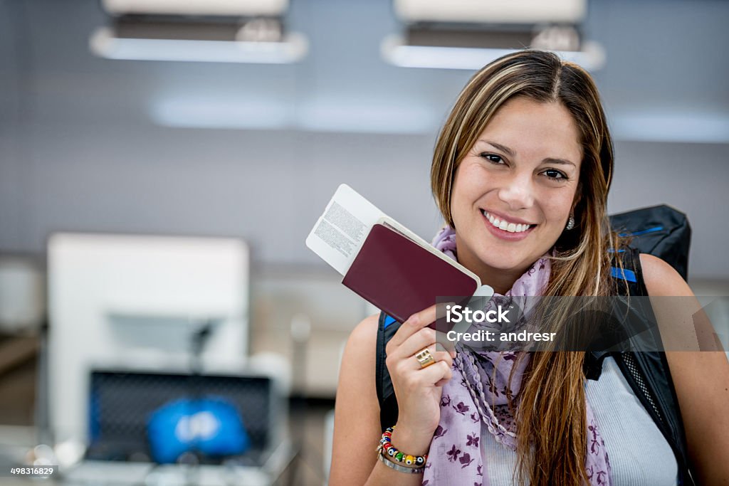 Glückliche Frau Reisen - Lizenzfrei Reisepass Stock-Foto