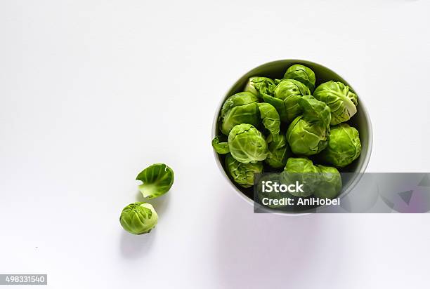 Brussel Sprouts Foto de stock y más banco de imágenes de Col de Bruselas - Col de Bruselas, Cuenco, Arriba de