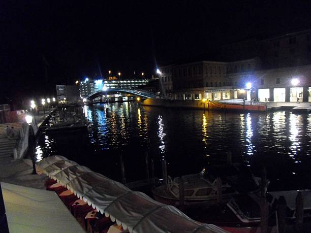 istock Grand Canal and Constitution Bridge at night 498368278