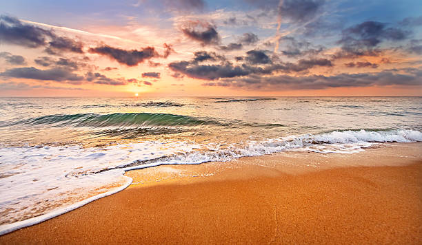 istock Sunrise in the sea 498374276