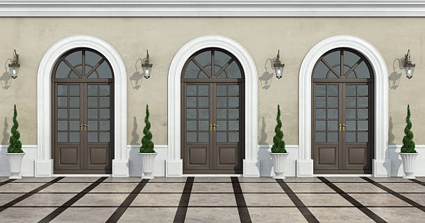 istock Courtyard of a classic house 498376280