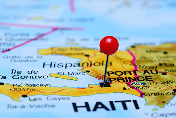port-au-prince presa em um mapa da américa - haiti - fotografias e filmes do acervo