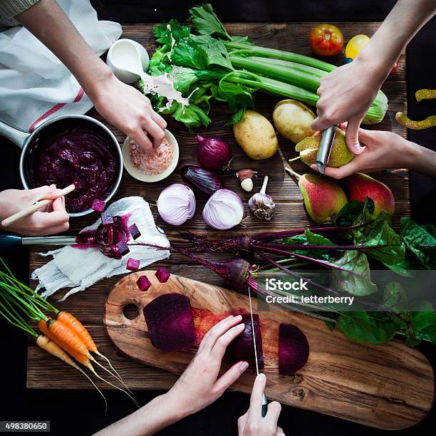 ビートルートのスープ料理 - 調理するのストックフォトや画像を多数ご用意 - 調理する, ボルシチ, 健康的な食事