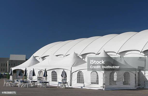 Große Weiße Besondere Veranstaltungzelt Stockfoto und mehr Bilder von Zelt - Zelt, Festzelt, Gartenparty