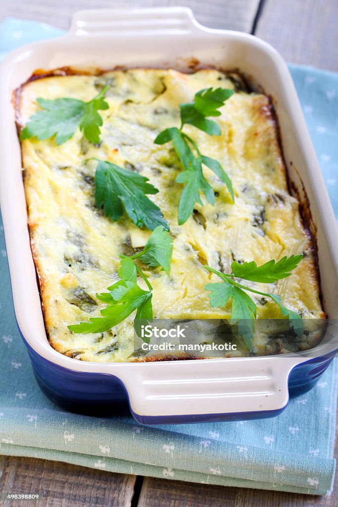 bake Spinach, ricotta and pasta bake Baking Stock Photo