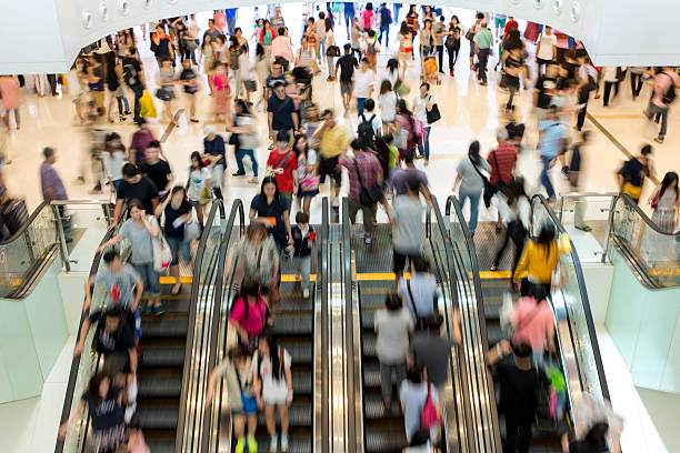 escada rolante - escalator imagens e fotografias de stock