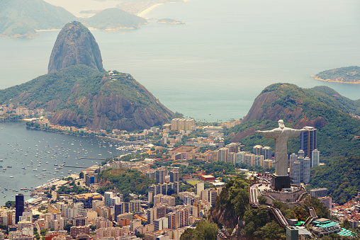 Shot of the Christ the Redeemer monument in Rio de Janeiro, Brazilhttp://195.154.178.81/DATA/i_collage/pi/shoots/783377.jpg