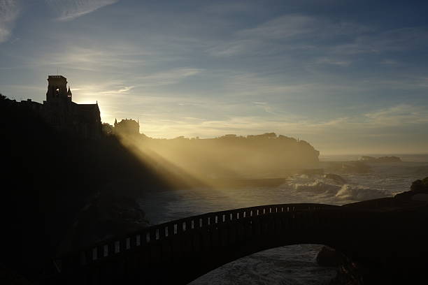 ponte arco em biarritz - princess eugenie - fotografias e filmes do acervo