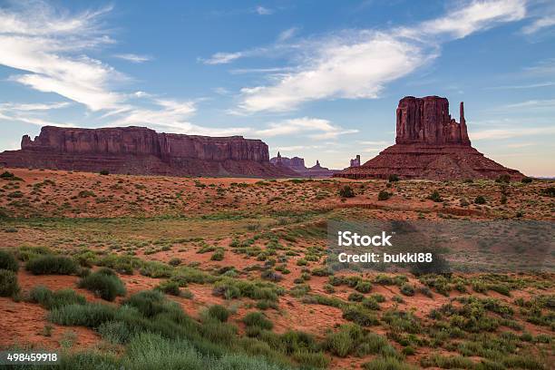 View Of The Monument Valley At Dusk Stock Photo - Download Image Now -  2015, American Culture, Animals In The Wild - iStock