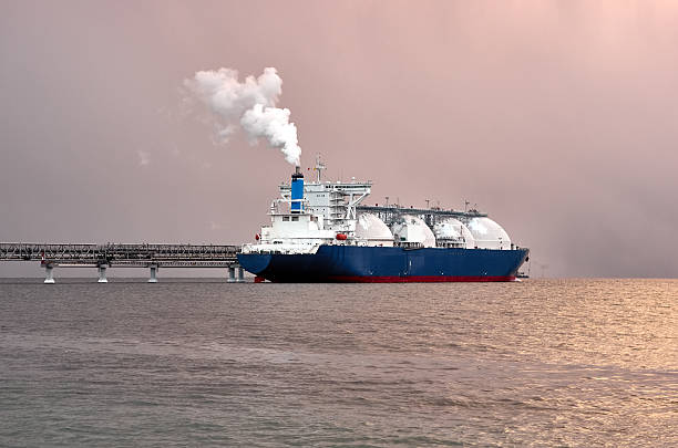 tanker schiff - oil tanker tanker oil sea stock-fotos und bilder
