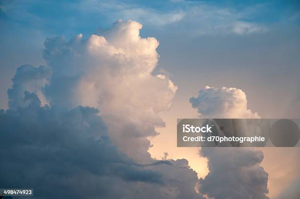 Crépuscule Stockfoto und mehr Bilder von Abenddämmerung - Abenddämmerung, Beengt, Cumulus