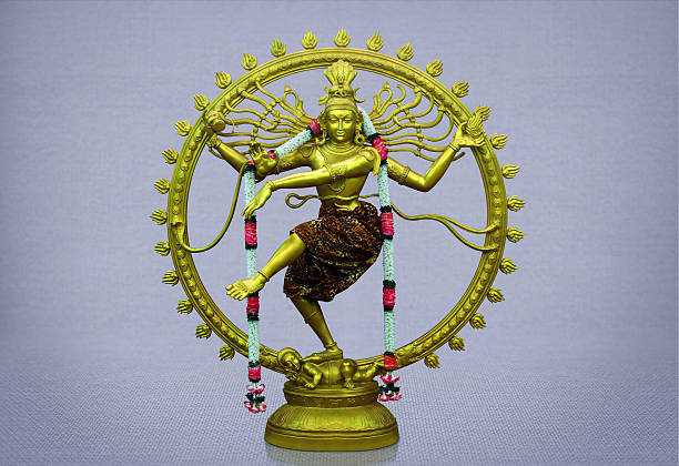 dio indù nataraj - shiva hindu god statue dancing foto e immagini stock