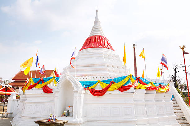 istock White chedi and temple on Koh Kret 498510539