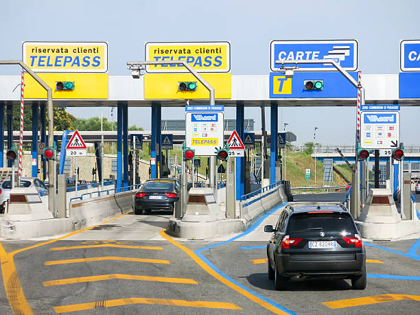 tol strada in italia - toll booth foto e immagini stock