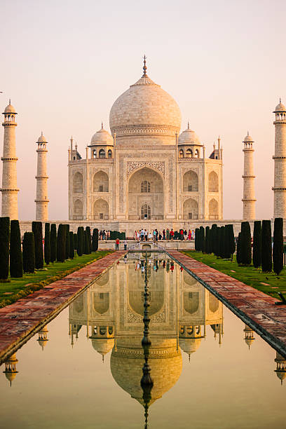 istock Taj Mahal symmetry 498525983