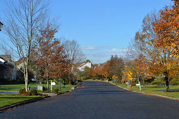 istock Morning Residential Neighborhood Fall Day 498537170