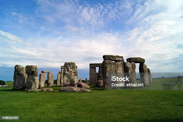 Stonehenge W Wiltshire Anglia - zdjęcia stockowe i więcej obrazów Anglia - Anglia, Aranżacja, Bez ludzi