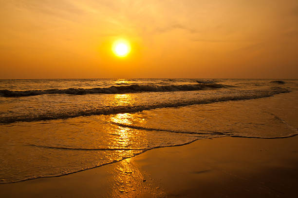 zachód słońca i beach - sunset beach sky heat zdjęcia i obrazy z banku zdjęć