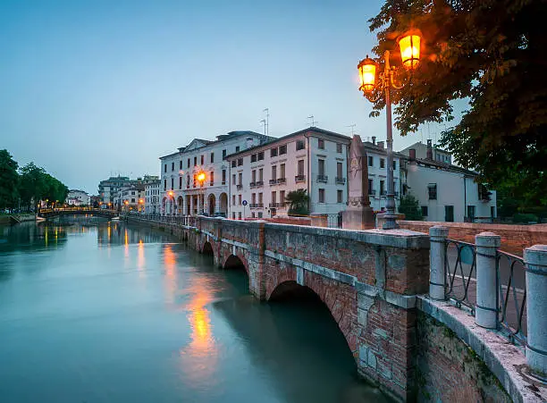 Treviso is a walled city situated in Italy in theNorthern province of Veneto, a pretty town which at the confluence of the Rivers Botteniga and Sile is also the capital of the comune of treviso.