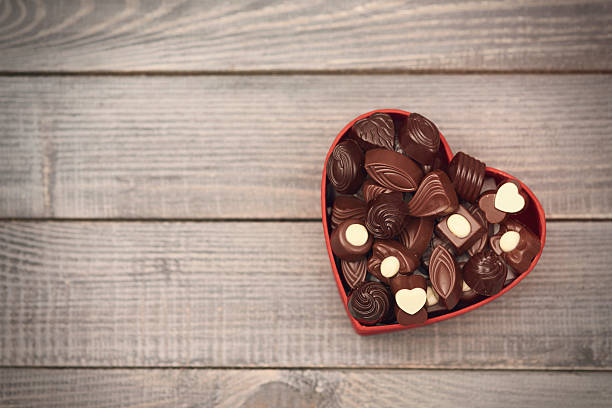 istock Box full of chocolate hearts 498582422