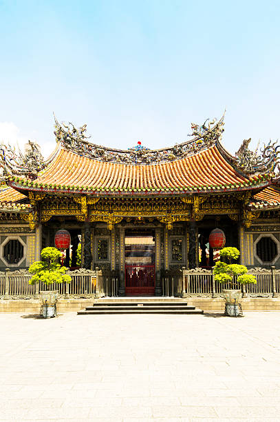 istock Mengjia Longshan Temple in Taipei, Taiwan 498594943