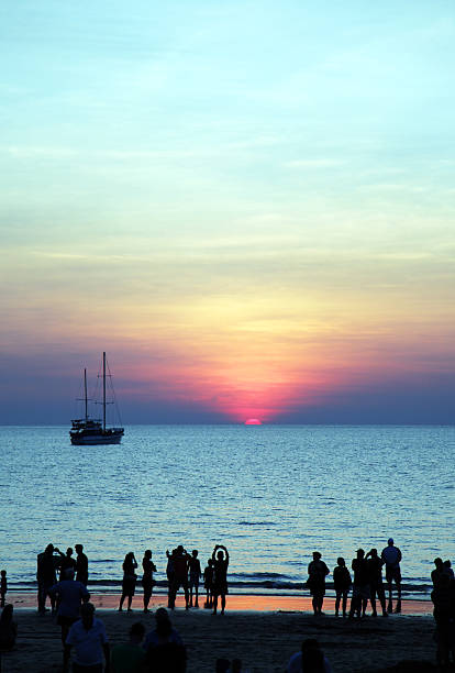 mindil atardecer - darwin northern territory australia sunset fotografías e imágenes de stock