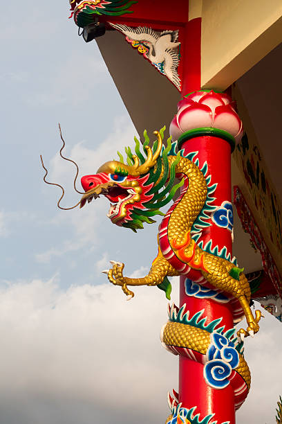 statue de dragon chinois - thailand animal asia bayonet photos et images de collection