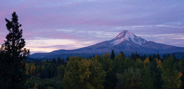 istock Mt. Hood Volcanic Mountain Cascade Range Oregon Territory 498601200