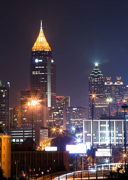 istock Tallest building in Atlanta downtown at dusk 498613899