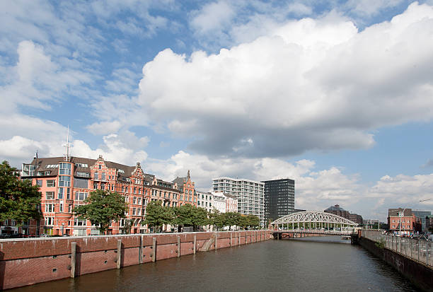 istock Canal with bridge in Hamburg, Germany 498647933