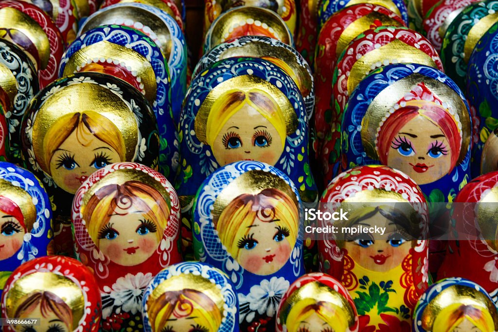 Matroschka-Puppen - Lizenzfrei Russische Puppe Stock-Foto